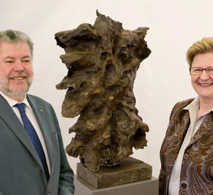 Ministerpräsident Kurt Beck und Isabella Fehle; Bild: Stk