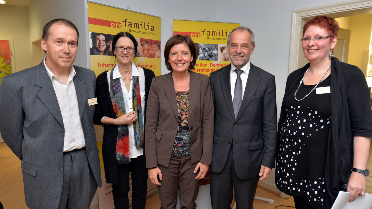 Ministerpräsidentin Malu Dreyer bei pro familia Trier; Bilder: Harald Tittel / © Staatskanzlei