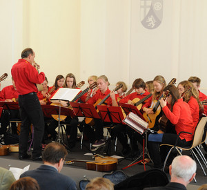 Das Jugendgitarrenensemble „Cantomano" in der Staatskanzlei; Bild: Kristina Schäfer / © Staatskanzlei