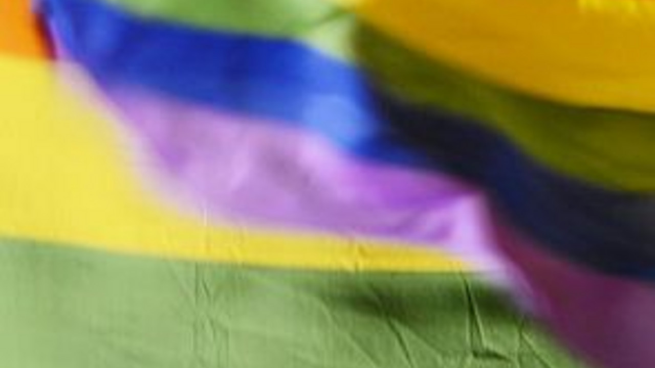 Mit dem Aktionsplan "Rheinland-Pfalz unterm Regenbogen", setzt sich die Landesregierung für  rechtliche Gleichstellung und gesellschaftliche Akzeptanz ein; Bild: dpa