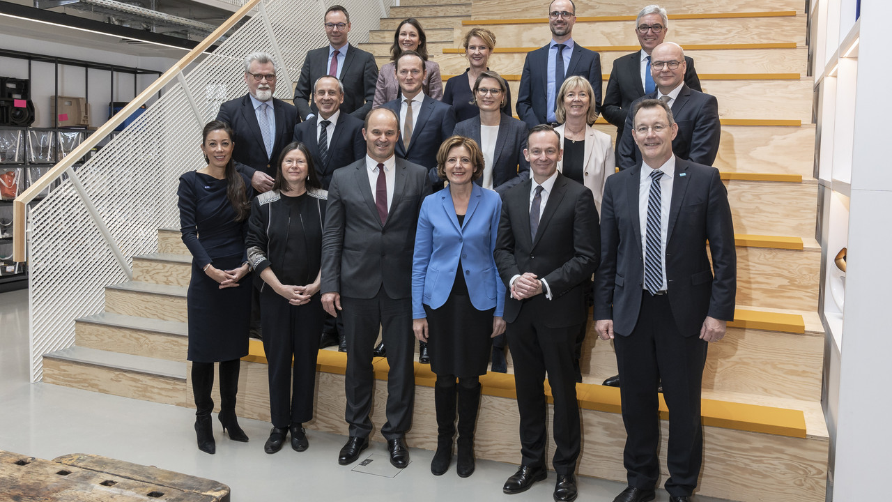 Treffen des Vorstandes der BASF SE mit der Landesregierung Rheinland-Pfalz am 3. März im Creation Center in Ludwigshafen .