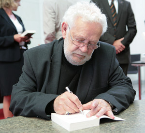 Berndorf signiert; Bild: rlp-Archiv, Pipprich