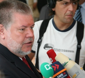 Ministerpräsident Kurt Beck im Interview beim Multimediakongress 2009
