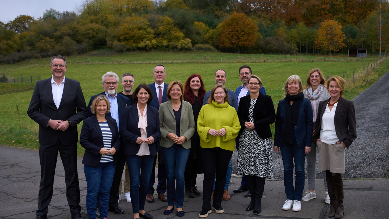 Gruppenbild des Ministerrats bei der Arbeitsklausur in Daun.