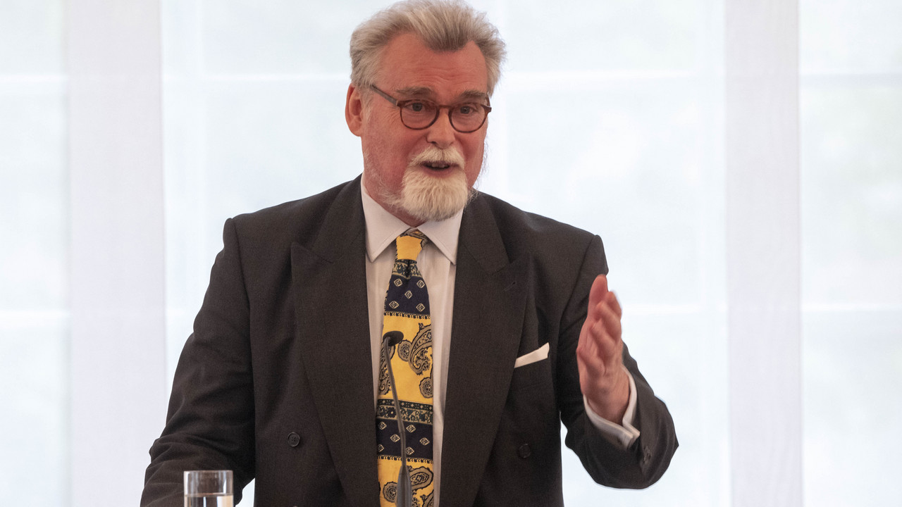 Justizminister Herbert Mertin bei seinem Grußwort