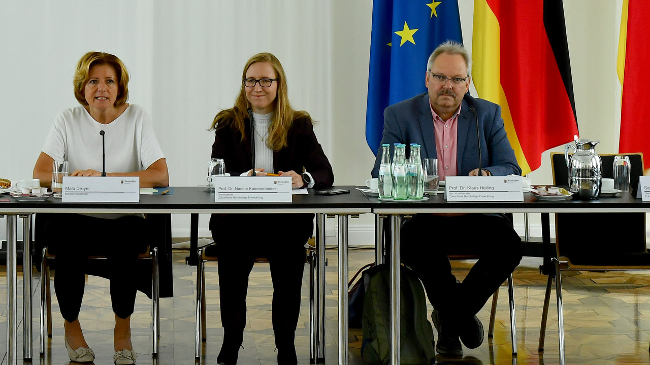 Ministerpräsidentin Malu Dreyer, Prof. Dr. Nadine Kammerlander, Prof. Dr. Klaus Helling