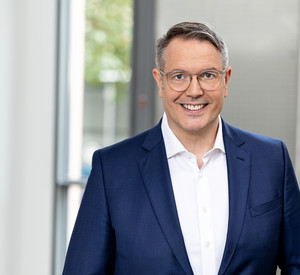 Alexander_Schweitzer_046.jpg Porträtfoto Ministerpräsident Alexander Schweitzer