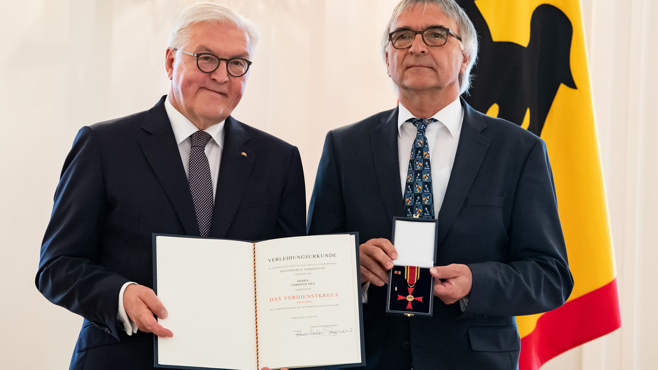 Verleihung des Verdienstorden der Bundesrepublik Deutschland durch Bundespräsident Frank-Walter Steinmeier an Christoph Pies aus Kastelaun.