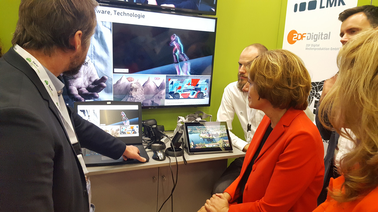 Ministerpräsidentin Malu Dreyer und Staatssekretärin Heike Raab auf der Gamescom 2019