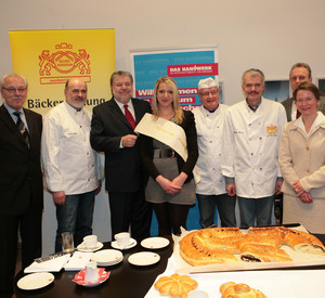 Übergabe der Neujahrsbrezel; Bild: Pipprich