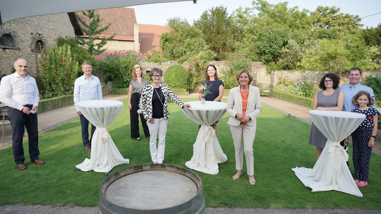 Besuch des Weinguts Domhof in Guntersblum im Rahmen der "Im Land daheim-Sommerreise" von Ministerpräsidentin Malu Dreyer.