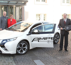 Übergabe Opel Ampera; Bild: Stefan Sämmer / © Staatskanzlei