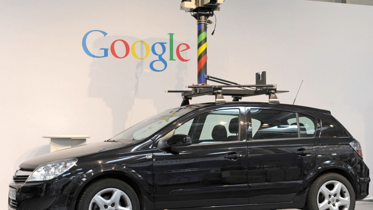 Google-Fahrzeug mit Kamera; Bild: dpa