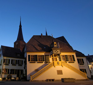 Rathaus Deidesheim; Bild: dpa