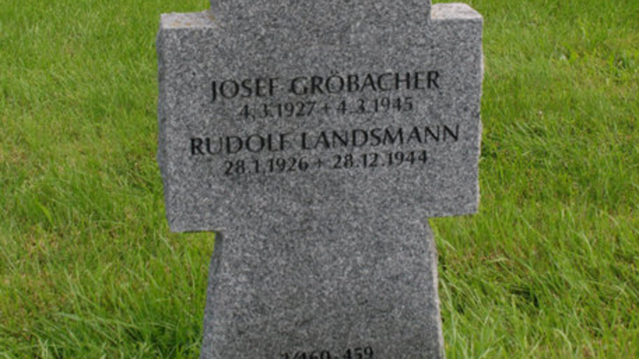 Kriegsgräber; Bild: dpa