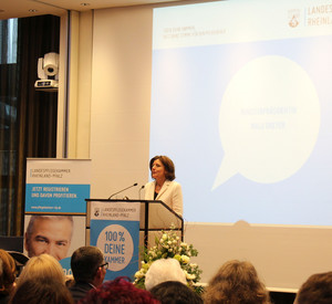 Ministerpräsidentin Malu Dreyer beim Festakt anlässlich der konstituierenden Sitzung der gewählten Vertreterversammlung der ersten Pflegekammer Rheinland-Pfalz