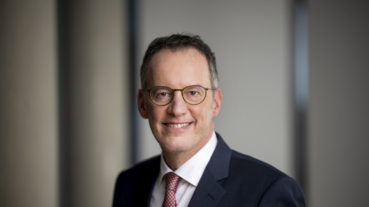 Porträtfoto von Innenminister Michael Ebling.