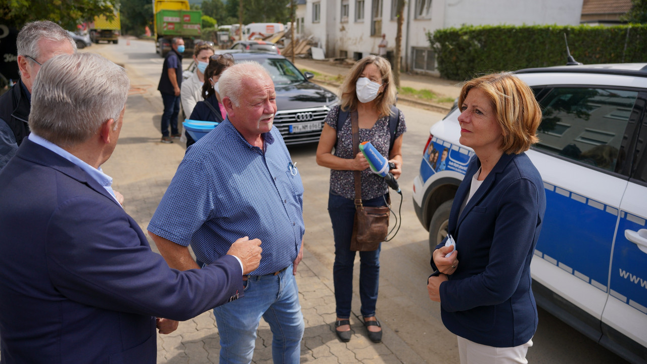 Ministerpräsidentin Malu Dreyer beim Besuch der Wershofen GmbH in Bad Neuenahr-Ahrweiler