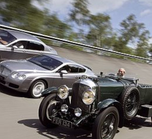 Teilnehmer am Oldtimer Grand Prix; Bild: dpa Archiv