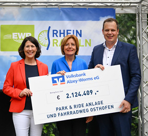 Übergabe Förderbescheid Osthofen