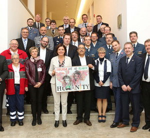 Ministerpräsidentin Malu Dreyer mit Hilfsorganisationen