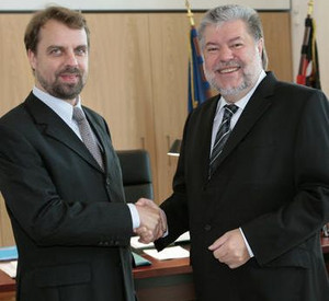 Botschafter Butkus und Ministerpräsident Beck; Bild: Pipprich