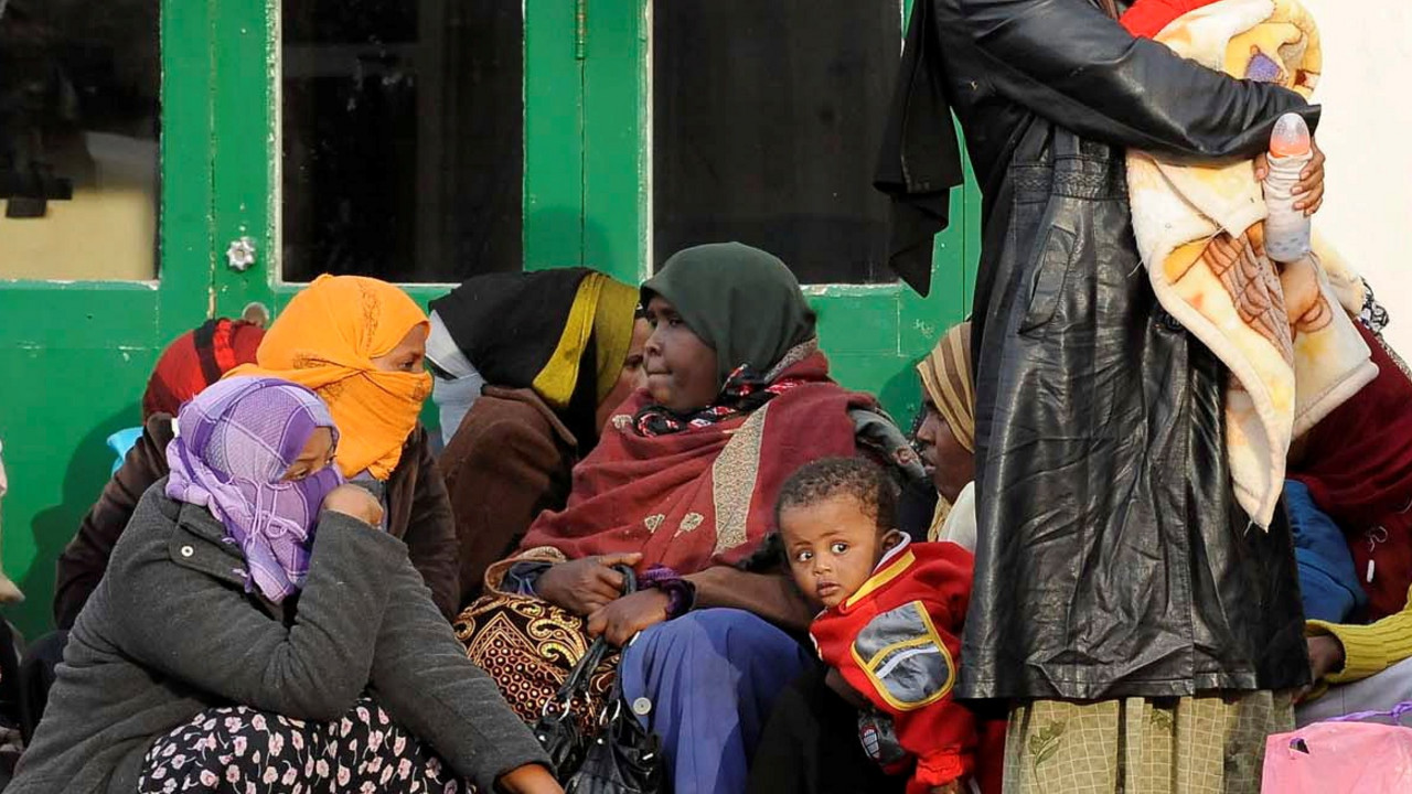 Afrikanische Frauen und Kinder auf Malta; Bild: dpa