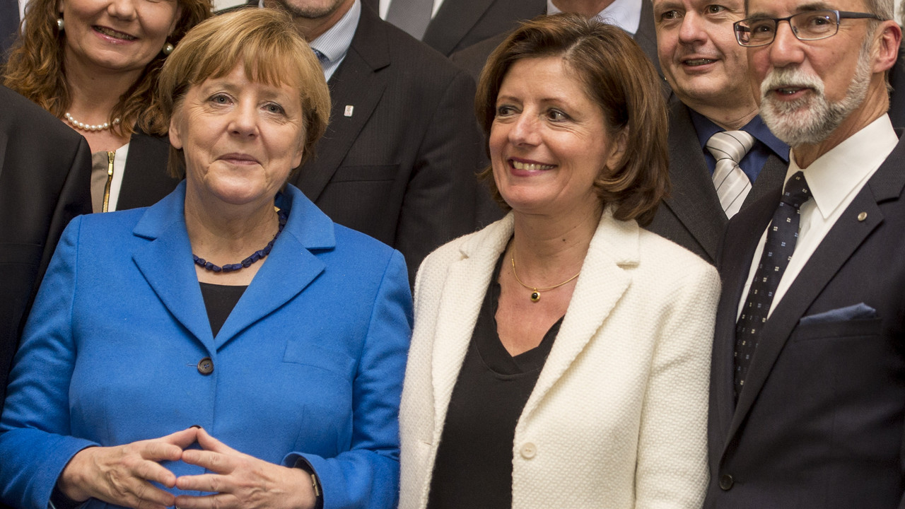 Ministerpräsidentin Malu Dreyer mit Bundeskanzlerin Angela Merkel beim Jahresempfang der Wirtschaft
