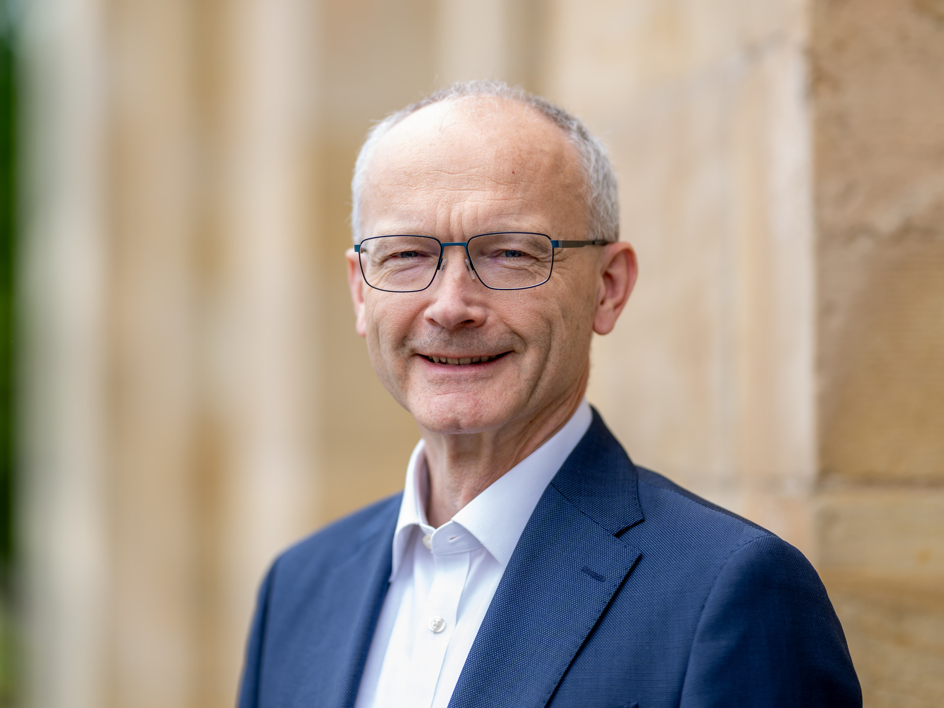 Porträtfoto Minister Helmut Martin