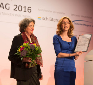 Sozialministerin Sabine Bätzing-Lichtenthäler bei der Übergabe des Deutschen Pflegepreises 2016