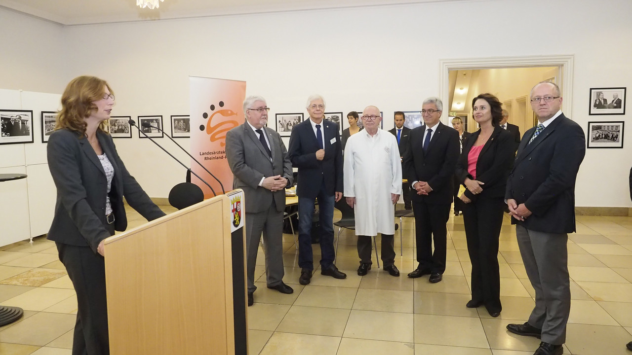 Auftaktveranstaltung zur Grippeschutzimpfung 2015 im rheinland-pfälzischen Landtag