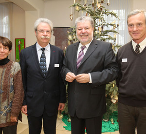 Im Foyer des Landtags: Chantal Doukhar, Michel Neugnot, Ministerpräsident Kurt Beck, Jacques Rebillard; Bild: Stefan Sämmer / © Staatskanzlei