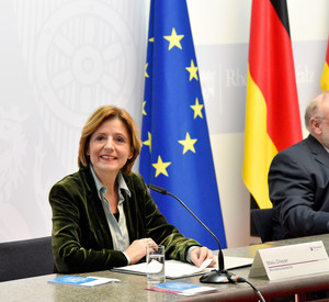 Ministerpräsidentin Malu Dreyer und Dieter Burgard, Beauftragter für jüdisches Leben und Antisemitismusfragen