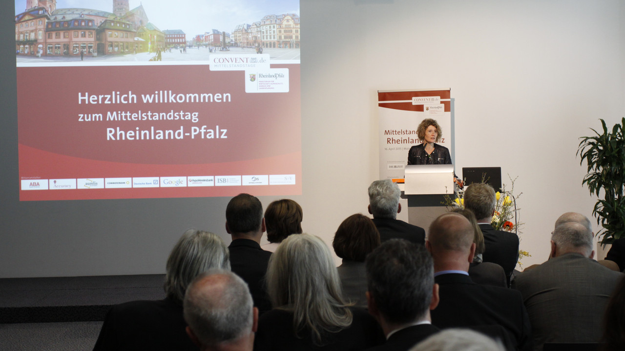 Wirtschaftsministerin Eveline Lemke beim Mittelstandstag; Bild: Convent / Oliver Bock