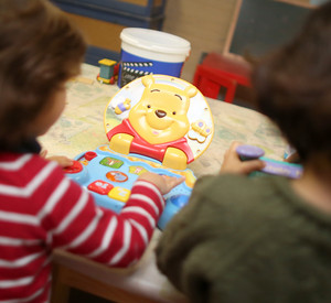 Kinder spielen in Kita