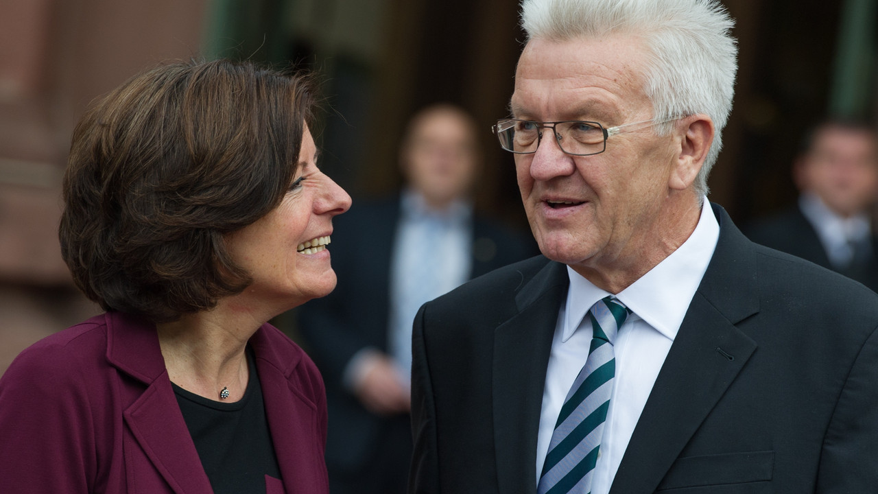 Ministerpräsidentin Malu Dreyer mit Gastgeber, Ministerpräsident Kretschmann; Bild: dpa