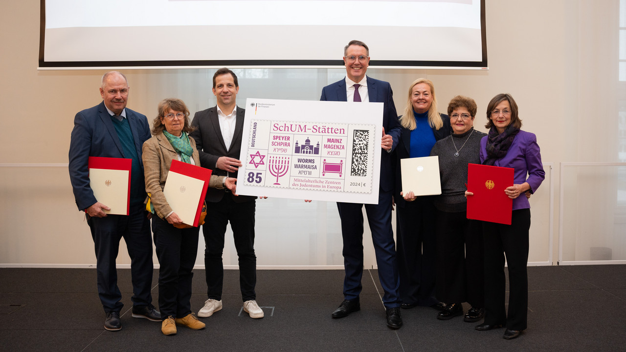Sonderbriefmarke für die SchUM-Stätten