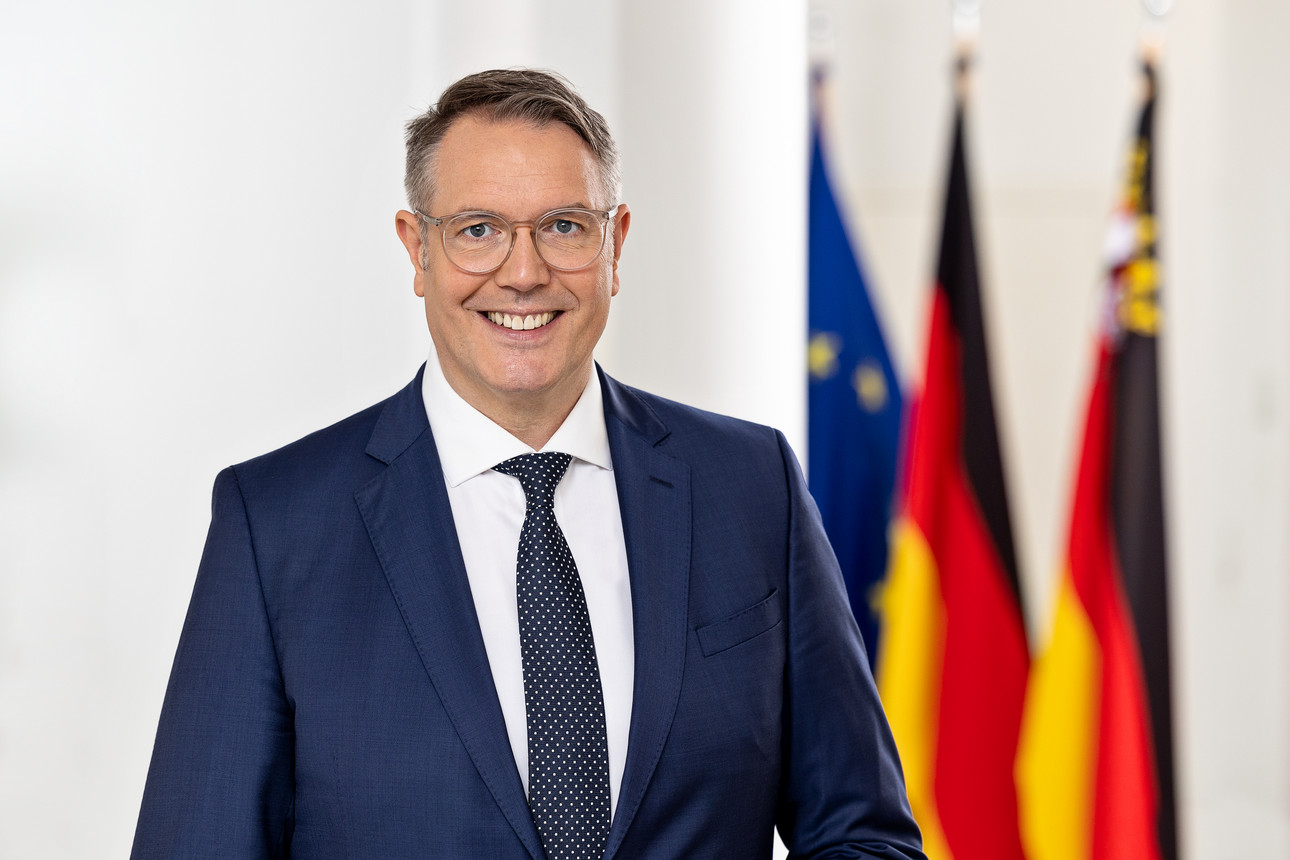 Alexander_Schweitzer_024.jpg Porträtfoto Ministerpräsident Alexander Schweitzer