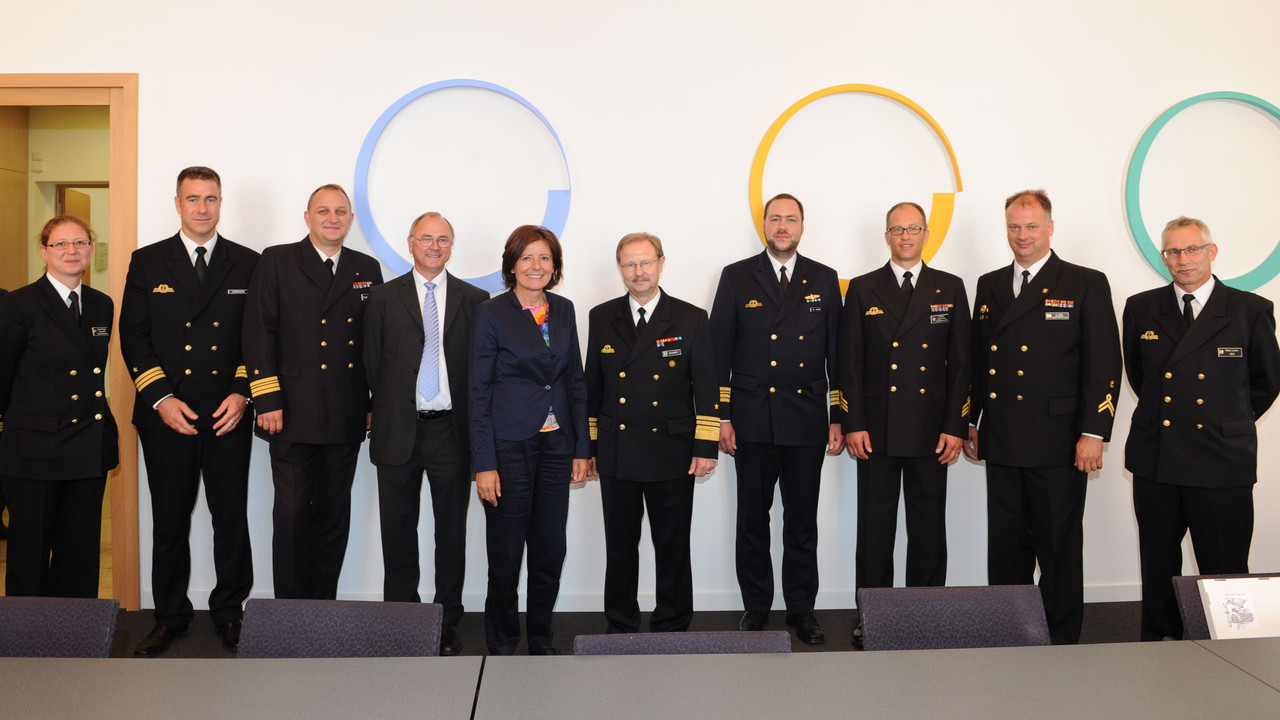 Ministerpräsidentin Dreyer mit der Arbeitsgruppe „Fregatte Rheinland-Pfalz F 125“; Bilder: Kristina Schäfer