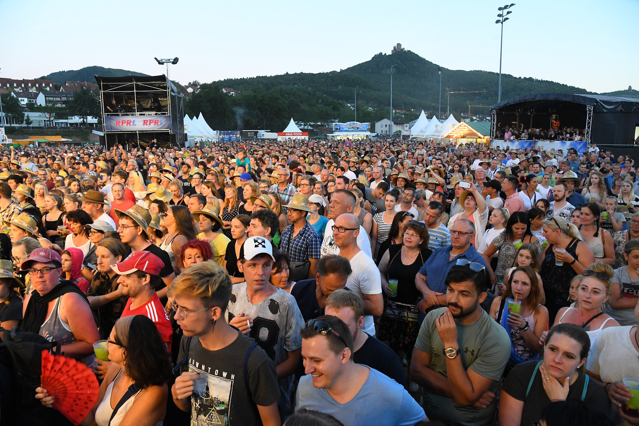 Vom 28. bis 30. Juni 2019 haben rund 100.000 Besucherinnen und Besucher den 35. Rheinland-Pfalz-Tag in der Trifelsstadt Annweiler gefeiert. Mit insgesamt vier Schwerpunktthemen, das Historische -, das Kulinarische -, das Aktive - sowie das Innovative Trifelsland, konnte die Region und insbesondere die Stadt, welche auch ihr 800-jähriges Stadtrechtsjubiläum feierte, auf vielfältige Weise erlebt und entdeckt werden.