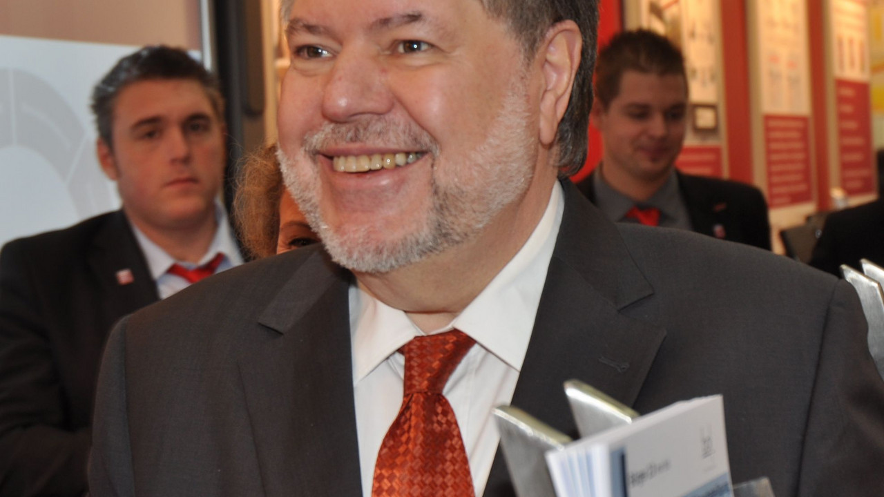 Ministerpräsident Beck beim Besuch der CeBIT; Bild: rlp.de / Ludwig