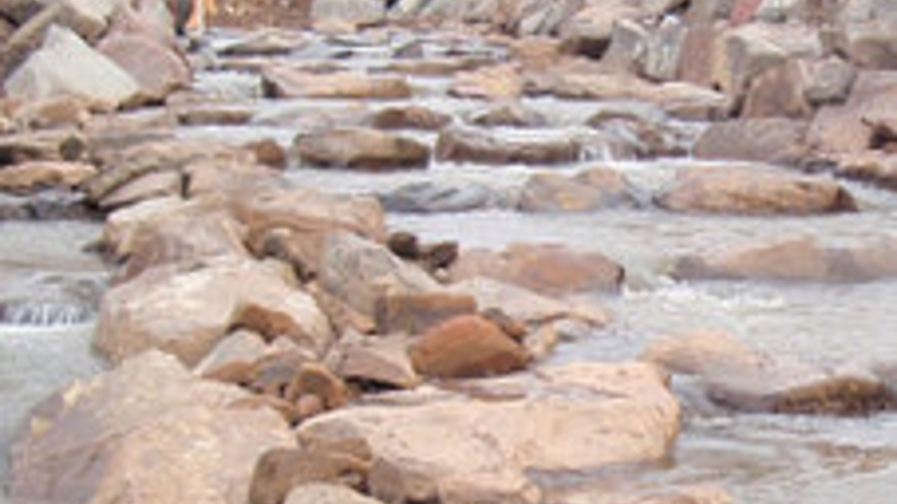 Fischtreppe in Erdesbach kurz vor der Fertigstellung; Bild: MULEW