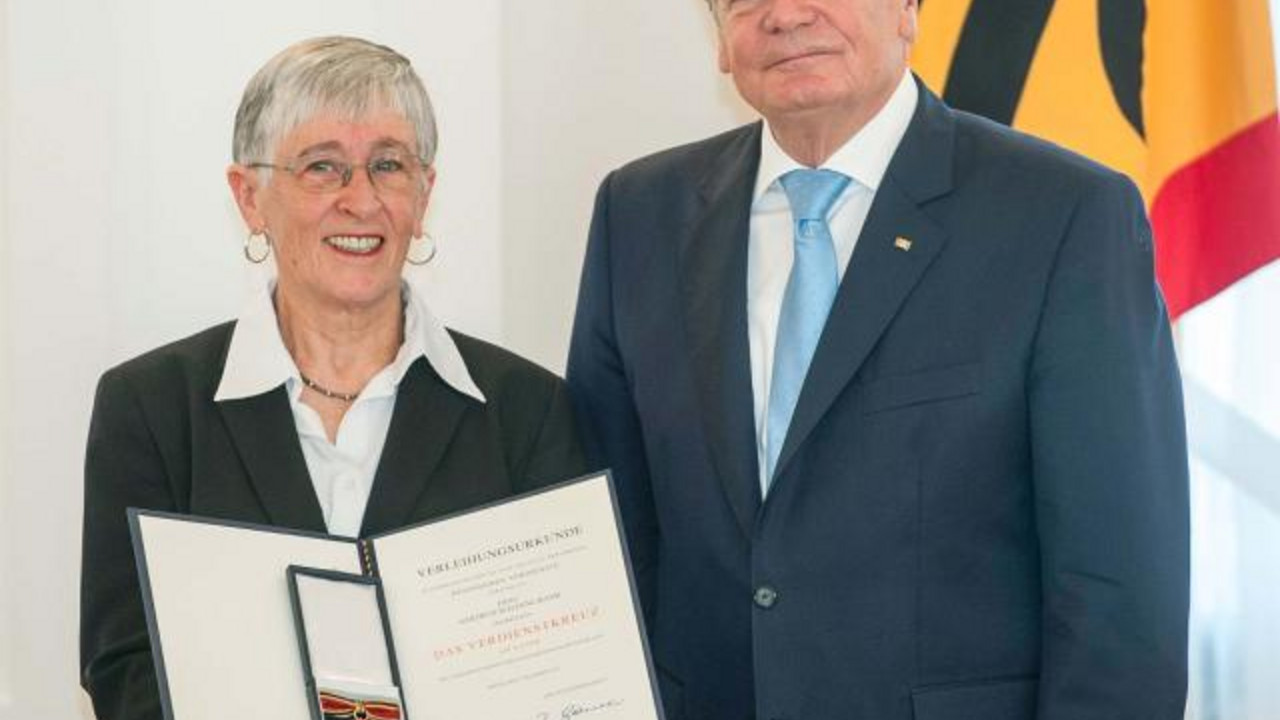 Gertrud Schanne-Raab mit Bundespräsident Joachim Gauck; Bild: BPA