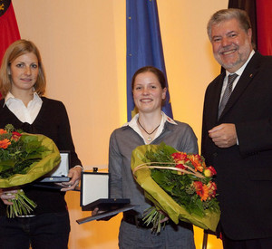 Katrin Schultheis, Sandra Sprinkmeier und Kurt Beck; Bild: Bauer