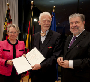 vlnr. Bundesbildungsministerin Anette Schavan, Bildungssenator Jürgen Zöllner und Ministerpräsident Kurt Beck; Bild: Staatskanzlei/Henning Schacht
