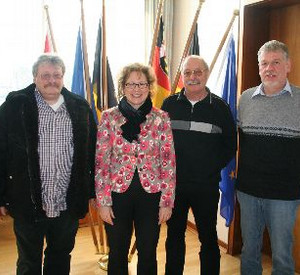 v.l.n.r.: Technischer Leiter Kampfmittelräumdienst Horst Lenz, ADD-Präsidentin Dagmar Barzen, Leiter Räumgruppe Koblenz Dietmar Schmid und komm. Leiter Räumgruppe Worms Frank Bender; Bild: ADD