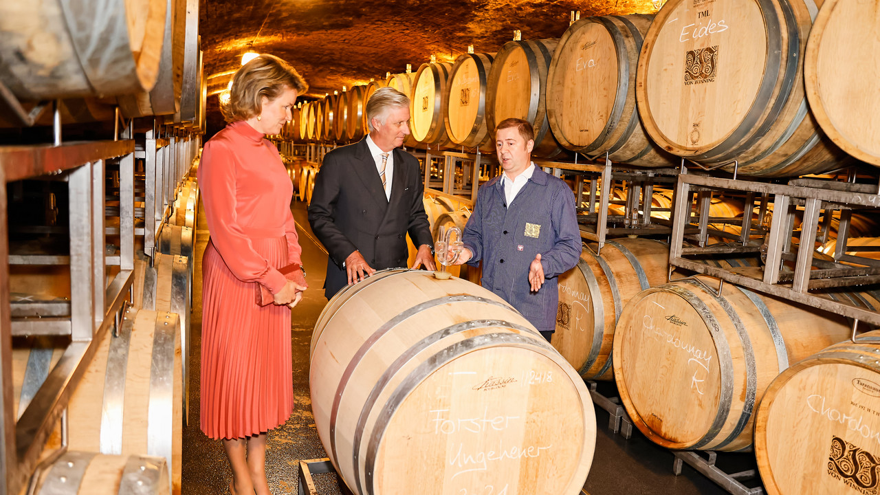 Der König und die Königin der Belgier besuchen ein Weingut in Deidesheim.