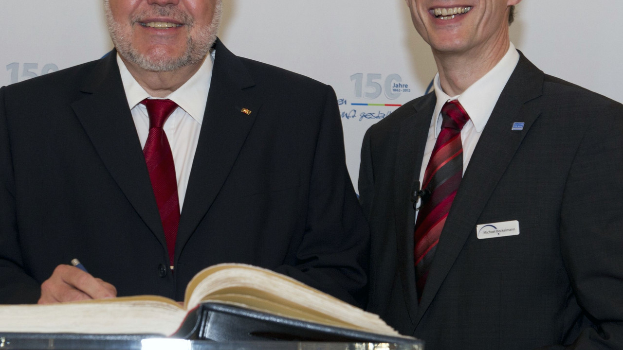 Ministerpräsident Kurt Beck und Verbandspräsident Michael Bockelmann; Bild: Genossenschaftsverband
