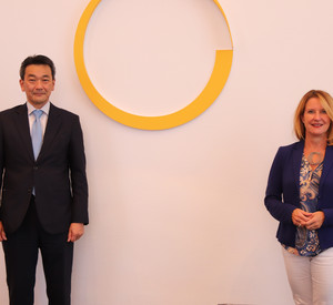 Staatssekretärin Heike Raab und der neue japanische Generalkonsul Shinichi Asazuma