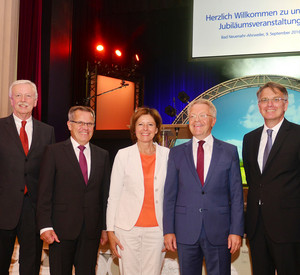 Hans-Bernd Wolberg, stellvertretender Vorstandsvorsitzender der DZ Bank AG, Rudolf Mies, Aufsichtsratsvorsitzender der Volksbank RheinAhrEifel, Ministerpäsidentin Malu Dreyer, Elmar Schmitz, Vorstandsvorsitzender der Volksbank RheinAhrEifel, Uwe Fröhlich, Präsident des Bundesverbandes der Deutschen Volksbanken und Raiffeisenbanken (BVR)
